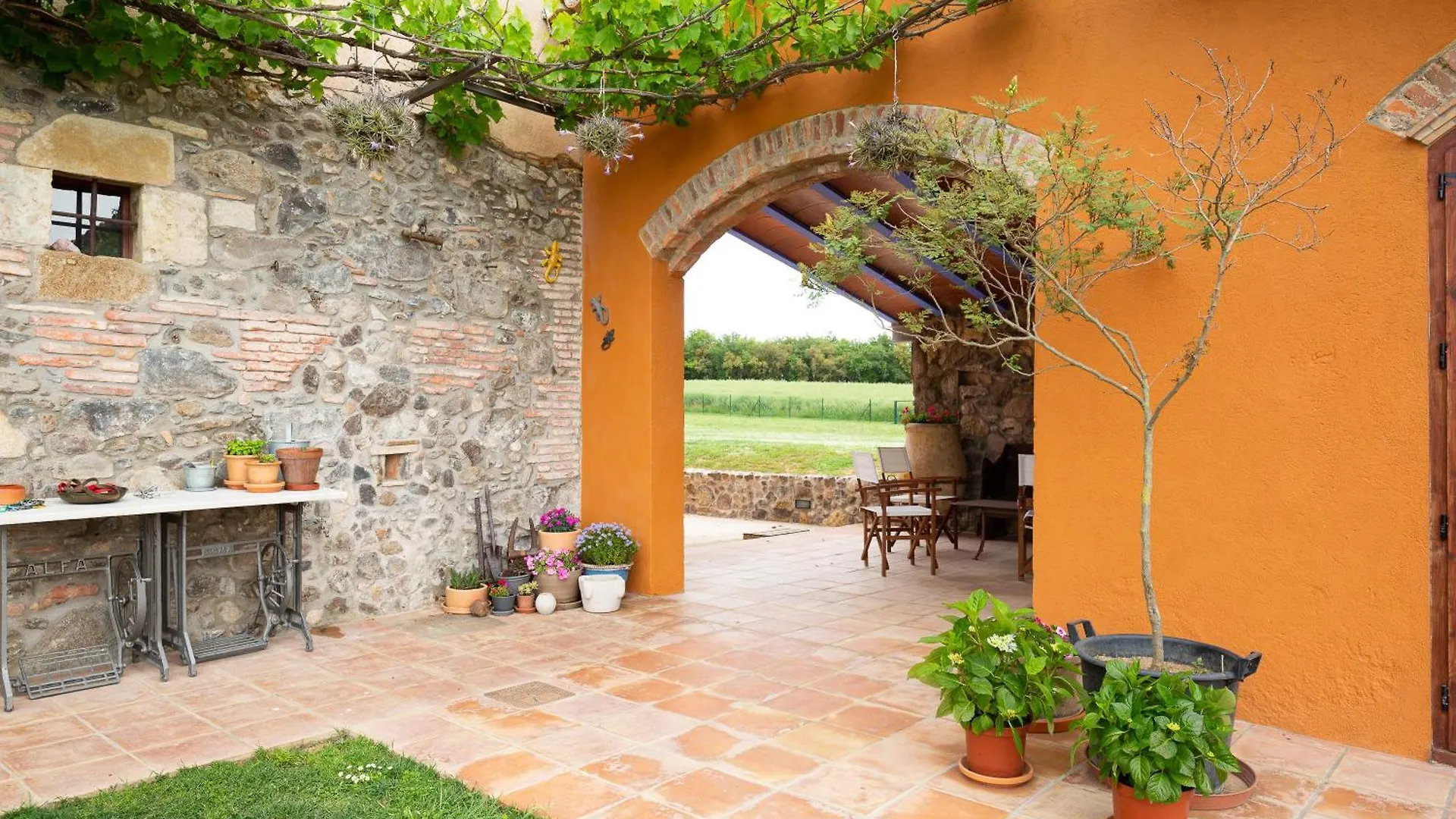 Homestay Mas Teixidor, Masia Entre Girona Y La Costa Brava Caldes de Malavella